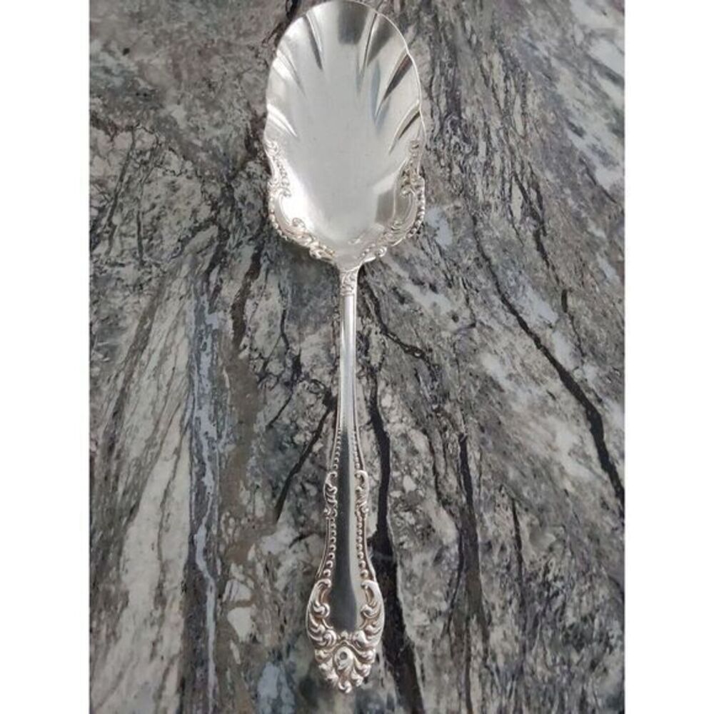 Oneida Silver Carlton Silverplate 1898 Shell  Casserole Spoon Wm‎ A Rogers